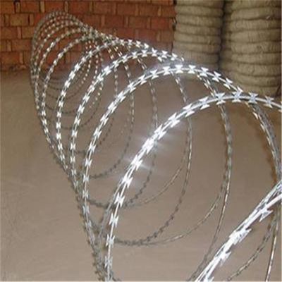 Cuadrícula de alambre hexagonal galvanizado con chapuzón caliente Cuadrícula de alambre de afeitar antiescalada Cuadrícula de alambre de afeitar