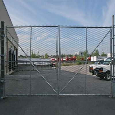 La industria utiliza cercas galvanizadas de enlace de cadena con puertas cercas de enlace de cadena de diamante