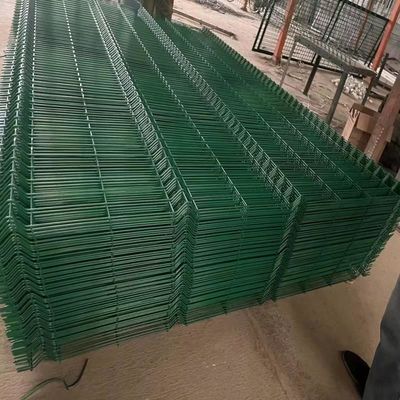 Panel de malla de alambre soldado de cerca curvado 3d ecológico para granja / carretera / deporte