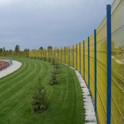 Valla curvada 3D antimoho revestida de PVC de primera calidad para parque infantil