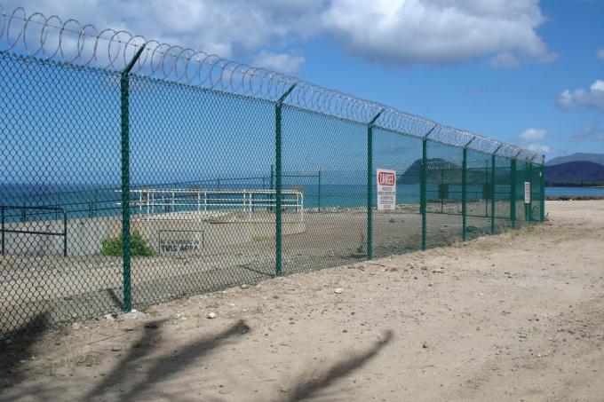 100 pies 50 pies 8 pies 6 pies Galvanizado Chain Link Recinto Rollos 2,0 mm Cicl&oacute;n Recinto de malla 1